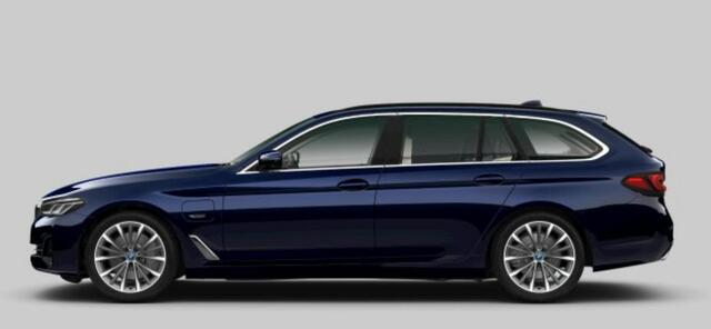 BMW 5-SERIE Touring 530e Business Edition Plus Panoramadak - Harman Kardon - Nappa leder - Stoelventilatie - Comfortstoelen - Head-up - Parking Assistant Plus - Comfort Access