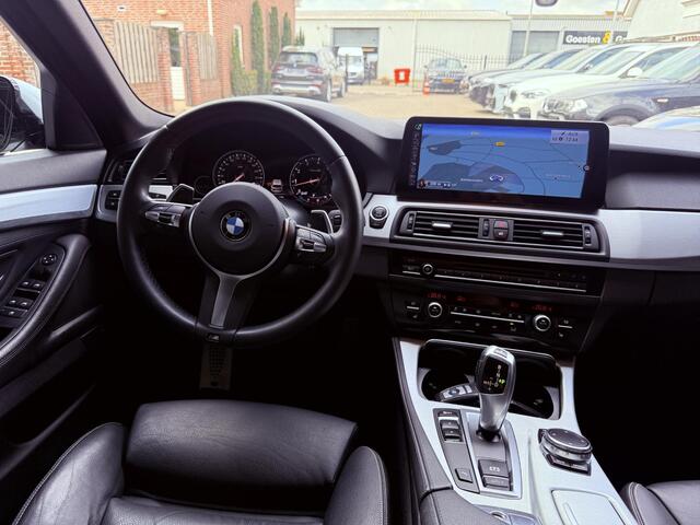 BMW 5-SERIE Touring 520i M Sport Edition Pano/Comfort/NL Auto