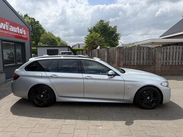 BMW 5-SERIE Touring 520i M Sport Edition Pano/Comfort/NL Auto