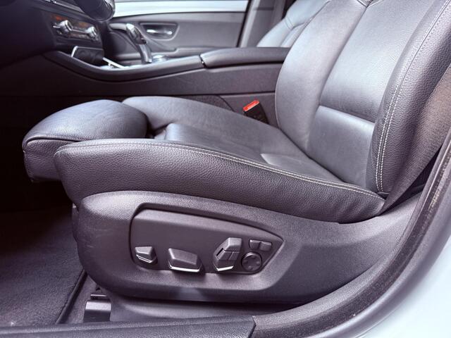 BMW 5-SERIE Touring 520i M Sport Edition Pano/Comfort/NL Auto