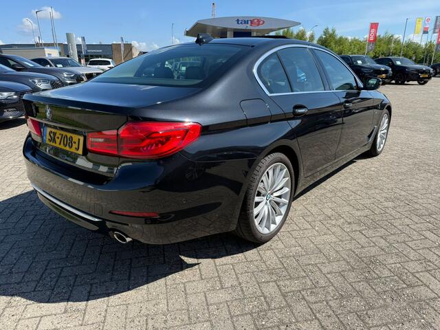 BMW 5-SERIE 520i High Executive Luxury Harman Kardon Schuif kantel dak Camera Trekhaak