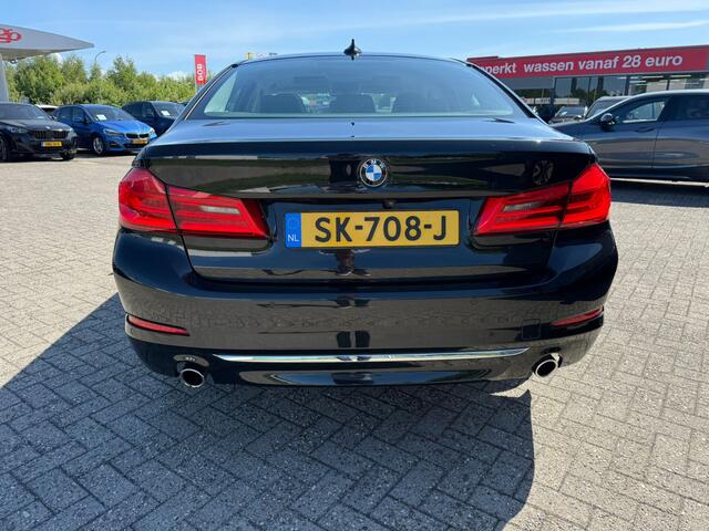 BMW 5-SERIE 520i High Executive Luxury Harman Kardon Schuif kantel dak Camera Trekhaak