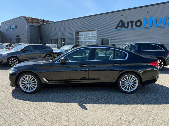 BMW 5-SERIE 520i High Executive Luxury Harman Kardon Schuif kantel dak Camera Trekhaak