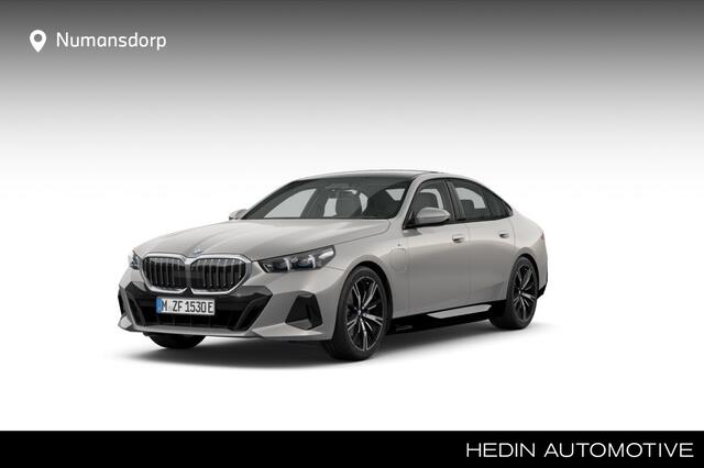 BMW 5-SERIE 530e | M-Sport | 20'' | Panorama. | Park. Plus | Stoelvent. | Elek. stoel. | Trekhaak | Head-Up | Stuur + stoelverw. voor/achter