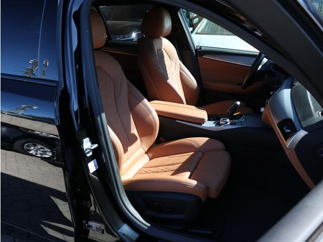 BMW 5-SERIE 530e xDrive High Executive I Leder I Trekhaak I Camera