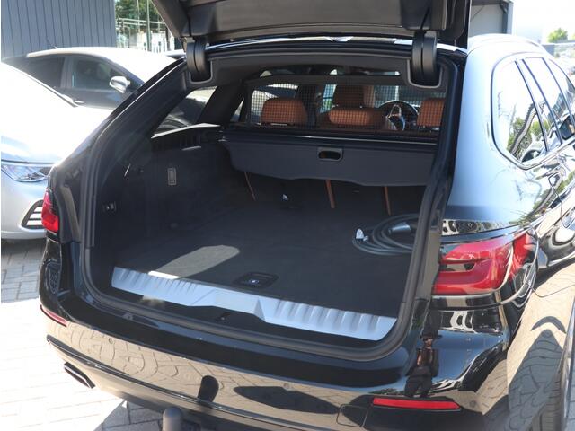 BMW 5-SERIE 530e xDrive High Executive I Leder I Trekhaak I Camera