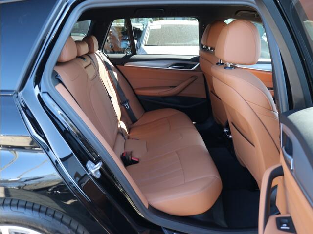 BMW 5-SERIE 530e xDrive High Executive I Leder I Trekhaak I Camera