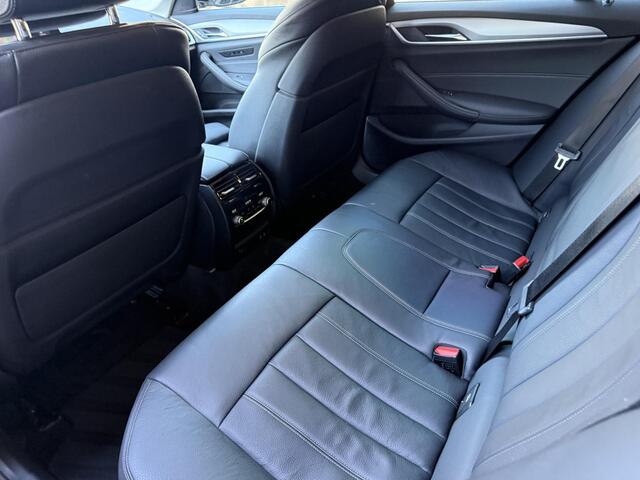 BMW 5-SERIE Touring 520i High Executive Edition NL Auto