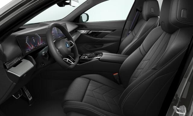 BMW 5-SERIE Touring 550e xDrive M-Sport Pro - Pano - Onderstel Prof - Stoelventilatie - Head-up