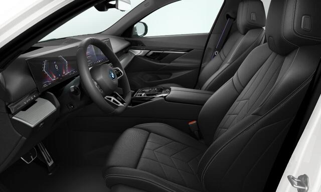 BMW 5-SERIE Touring 550e xDrive M-Sport Pro - Pano - Driving Ass Prof - Onderstel Prof