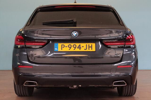 BMW 5-SERIE Touring 520e Business Edition Plus | NAVI | PDC V+A | LEER | ELEKTR STOEL+KLEP | TREKHAAK INKL |