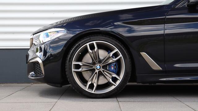 BMW 5-SERIE M550i xDrive High Executive | Massage | Bowers & Wilkins | Schuifdak | Head-up | M Onderstel Professional | Stoelventilatie