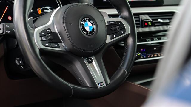 BMW 5-SERIE M550i xDrive High Executive | Massage | Bowers & Wilkins | Schuifdak | Head-up | M Onderstel Professional | Stoelventilatie