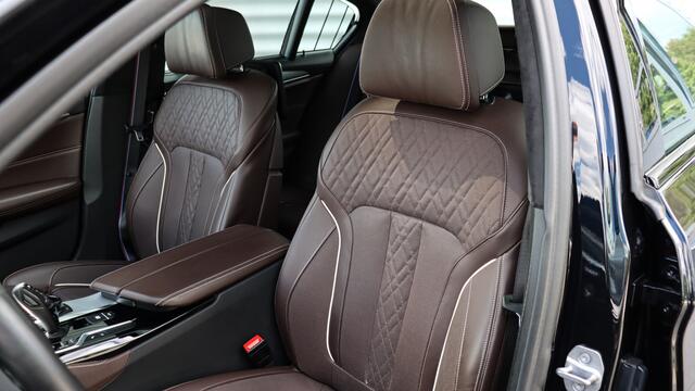 BMW 5-SERIE M550i xDrive High Executive | Massage | Bowers & Wilkins | Schuifdak | Head-up | M Onderstel Professional | Stoelventilatie