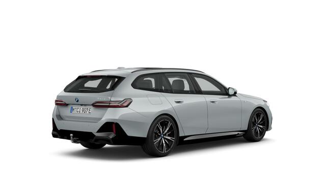 BMW 5-SERIE Touring 530e M-Sport | 20'' | Panorama. | Park. + Driv. Plus | Head-Up | Trekhaak | Stuur + stoelverw.