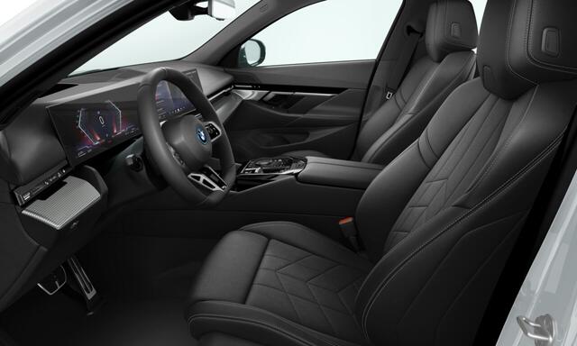 BMW 5-SERIE Touring 530e M-Sport | 20'' | Panorama. | Park. + Driv. Plus | Head-Up | Trekhaak | Stuur + stoelverw.