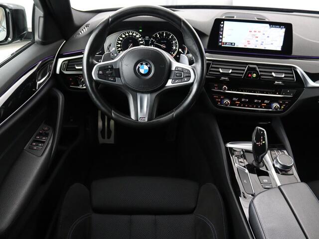 BMW 5-SERIE Touring 540i xDrive High Executive | Head-Up Display | Sfeerverlichting | Trekhaak | achteruitrijcamera | Cruise Control | Navigatie | Stoelverwarming | LMV 18