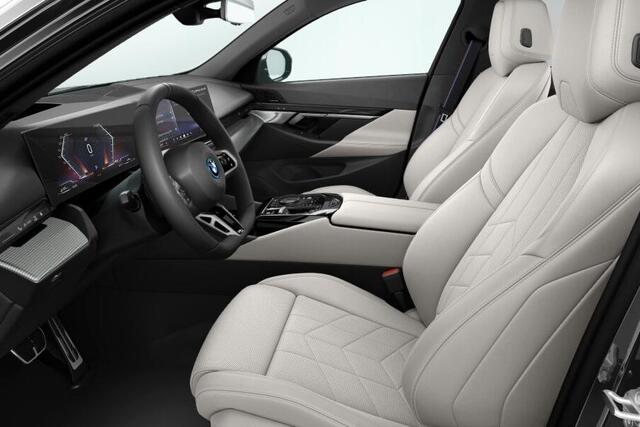BMW 5-SERIE Sedan 550e xDrive Innovation Pack M Sportpakket Pro Aut.