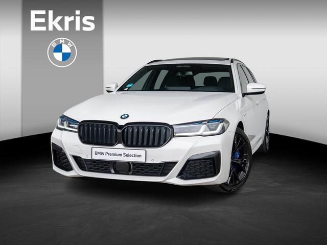 BMW 5-SERIE Touring 530e xDrive | M Sportpakket | Innovatiepakket | Verwarmd Stuurwiel | Comfort Access | Panoramadak | Stoelverwarming | Head-Up Display | Harman Kardon | 18''