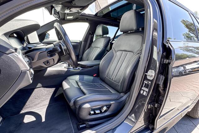 BMW 5-SERIE Touring 530i M-Sport | High Executive | Trekhaak | Panoramadak | Adaptief onderstel