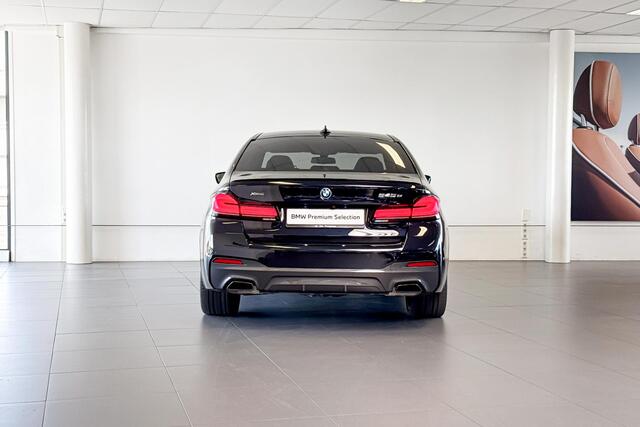 BMW 5-SERIE Sedan 545e xDrive Business Edition Plus | M Sport | Stoelverwarming | Headup Display | Achteruitrijcamera |