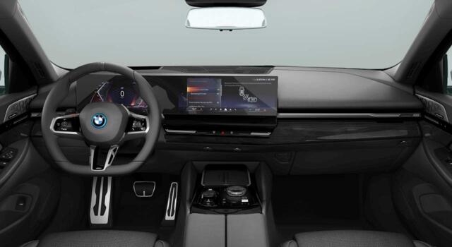 BMW 5-SERIE 530e M-Sport Pro - Stoelventilatie - Trekhaak - Bowers & Wilkins