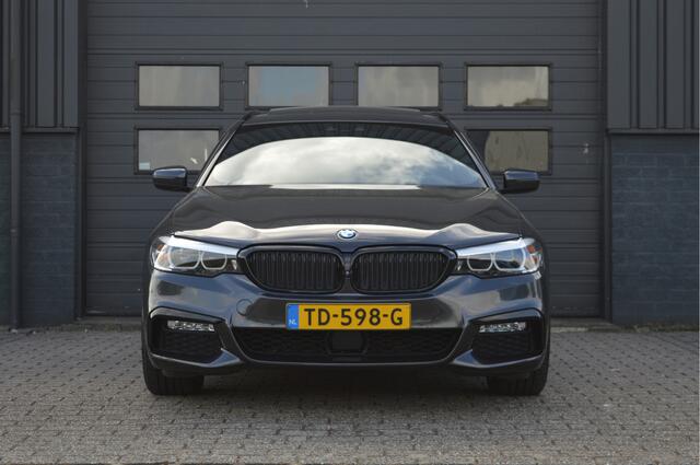 BMW 5-SERIE Touring 520d High Executive | M-PAKKET | PANO | ACC | HUD | KEYLESS | 360 CAM |