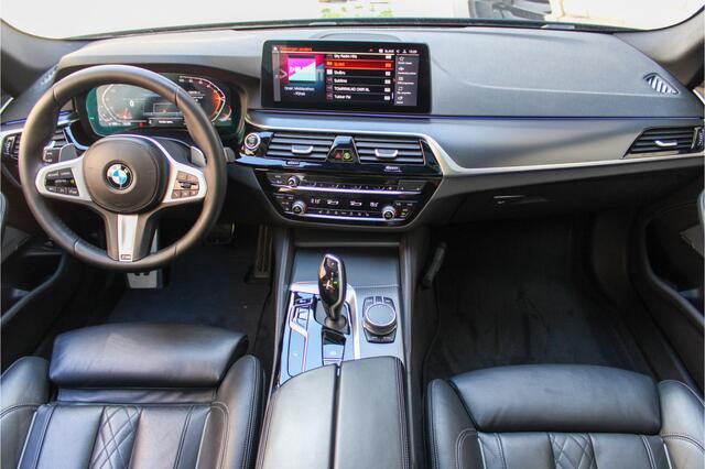BMW 5-SERIE Touring 530i High Ex. M-Sport | Pano | H/K | Laser