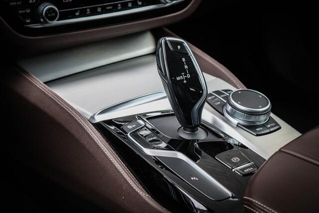 BMW 5-SERIE Touring 530i High Executive Luxury Line