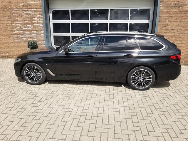 BMW 5-SERIE Touring 530e xDrive High Executive FULL OPIES