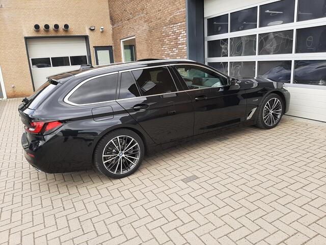 BMW 5-SERIE Touring 530e xDrive High Executive FULL OPIES