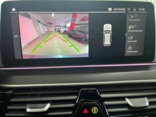BMW 5-SERIE Touring 530e xDrive M-SPORT ** LASER, LEDER, PANORAMA, TREKH, HuD, HiFi, 19-inch LMV ** ¤ 37.700,= onder NP - Ex-BMW AG ** ** INFORMEER OOK NAAR ONZE AANTREKKELIJKE FINANCIAL-LEASE TARIEVEN **