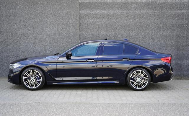 BMW 5-SERIE 530 xDrive M Sport High executive Softclose/360 / Leder/ HUD / Keyless