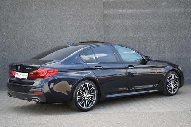 BMW 5-SERIE 530 xDrive M Sport High executive Softclose/360 / Leder/ HUD / Keyless