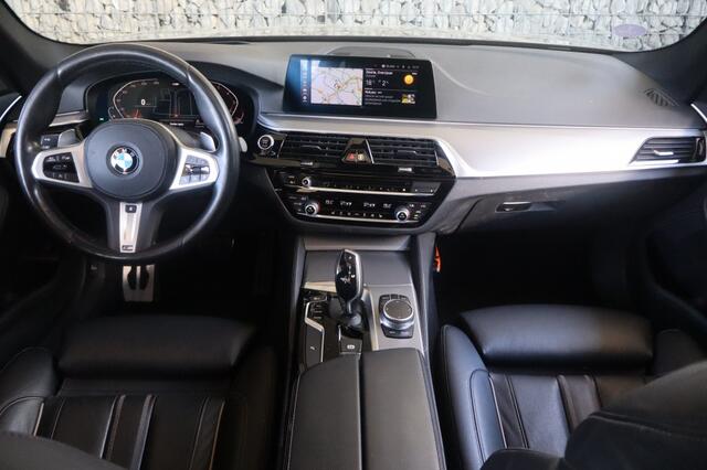 BMW 5-SERIE 520i | Geen import | M Sport | Schuifdak | Trekhaak | Compleet