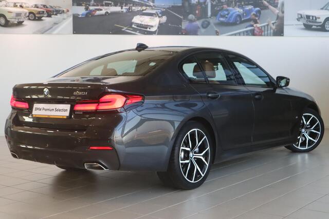 BMW 5-SERIE Sedan 530i High Executive | M Sportpakket | Comfortstoelen | Driving Assistant
