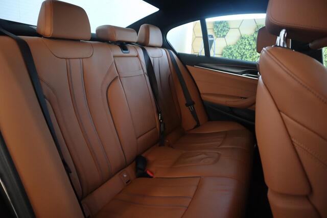 BMW 5-SERIE Sedan 530i High Executive | M Sportpakket | Comfortstoelen | Driving Assistant