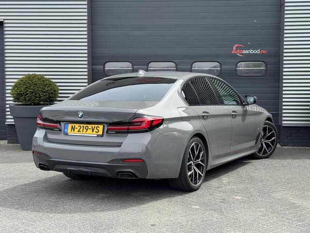 BMW 5-SERIE 520i High Executive M pakket | Camera | 19 Inch Lichtmetalen Velgen | Navigatie | Stoelverwarming