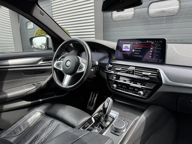 BMW 5-SERIE 520i High Executive M pakket | Camera | 19 Inch Lichtmetalen Velgen | Navigatie | Stoelverwarming