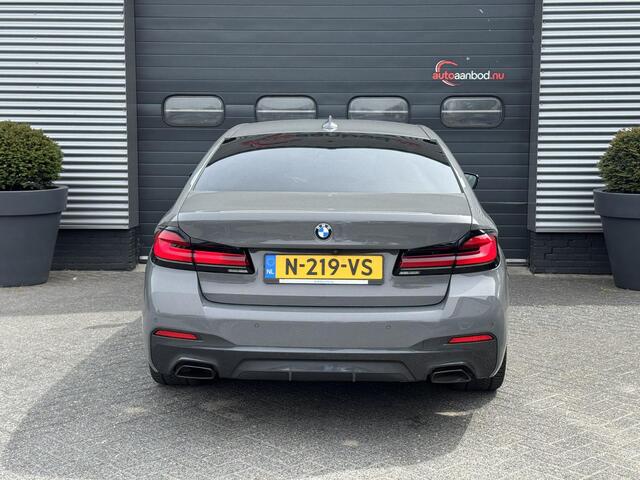 BMW 5-SERIE 520i High Executive M pakket | Camera | 19 Inch Lichtmetalen Velgen | Navigatie | Stoelverwarming