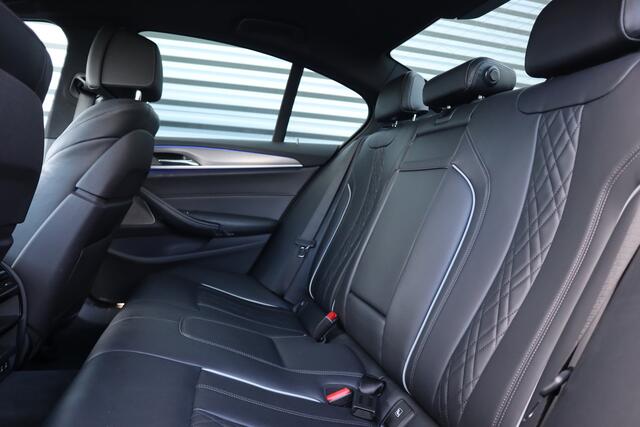 BMW 5-SERIE 520i M-Sport High Executive Harman Kardon / Leder Dashboard / Camera / 19inch