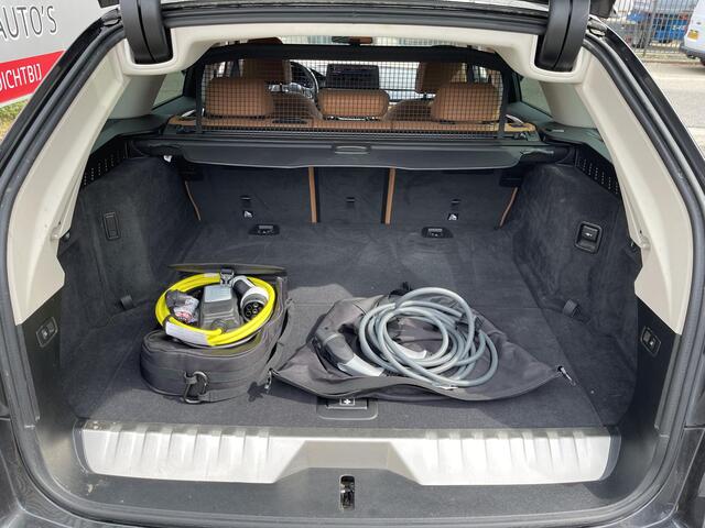 BMW 5-SERIE Touring 530e Executive 18"/Leder/Dodehoek/Adaptieve cruise/Camera/Stoel + stuurverwarming/Apple Carplay & Android Auto