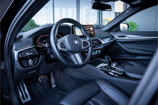 BMW 5-SERIE Touring 530i Business Edition Plus - M Sport Performance | Panorama | Memory | HUD | ACC
