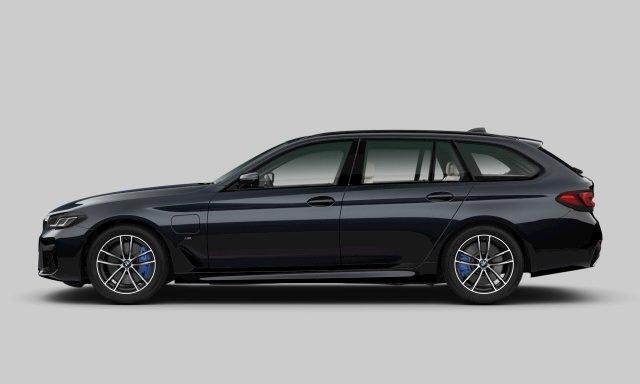 BMW 5-SERIE Touring 530e M-Sport | Panoramadak | Head Up | CoPilot | Harman Kardon