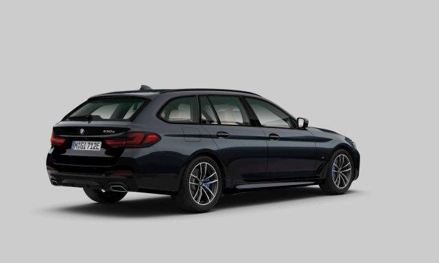 BMW 5-SERIE Touring 530e M-Sport | Panoramadak | Head Up | CoPilot | Harman Kardon