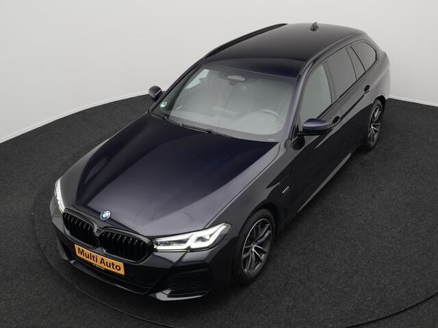 BMW 5-SERIE Touring 530e xDrive M Sport Plug in Hybrid | PHEV | Adaptive Cruise | Meesturende achteras | Lederen Sportstoelen Memory | Adaptive Onderstel | Carplay | Camera | LED |