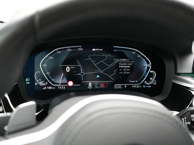 BMW 5-SERIE Touring 530e xDrive M Sport Plug in Hybrid | PHEV | Adaptive Cruise | Meesturende achteras | Lederen Sportstoelen Memory | Adaptive Onderstel | Carplay | Camera | LED |