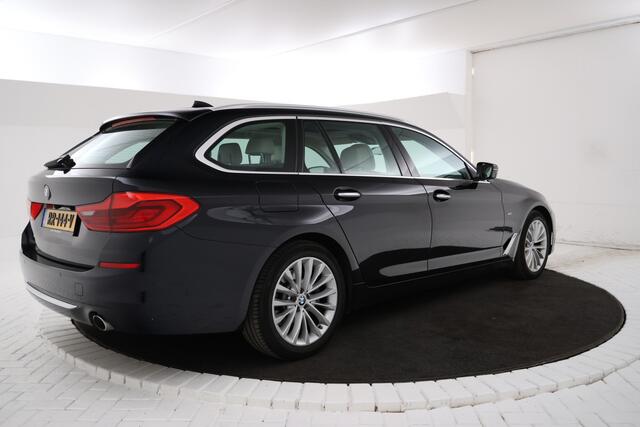 BMW 5-SERIE Touring 530i xDrive High Executive Cruise Control, Navigatie, LEER, Panoramadak, xDrive