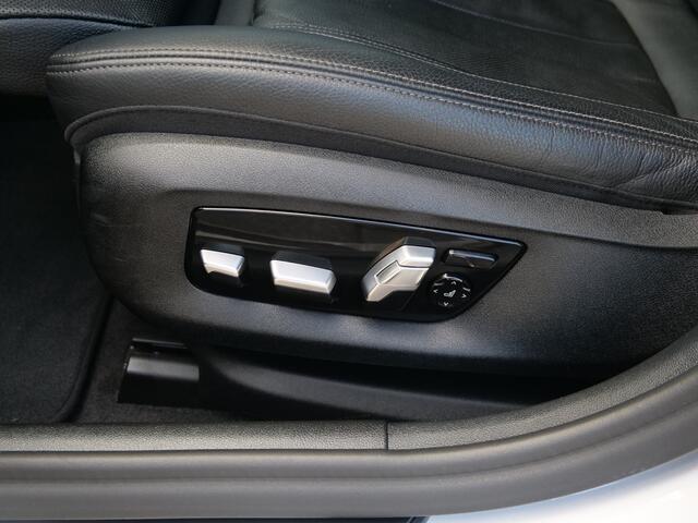 BMW 5-SERIE 530e iPerformance High Executive Head-up display / Memory-stoel / 19 Inch