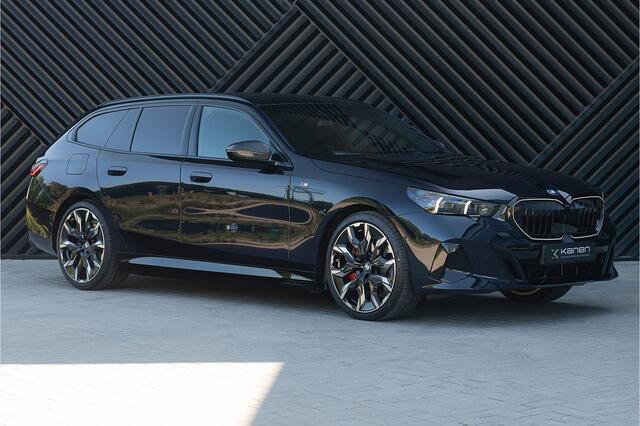 BMW 5-SERIE Touring 550e xDrive M-Sport Pro Pano ACC M Stoel Bowers&Wilkens Headup ICONIC Stoelvent. Shadow Trekhaak